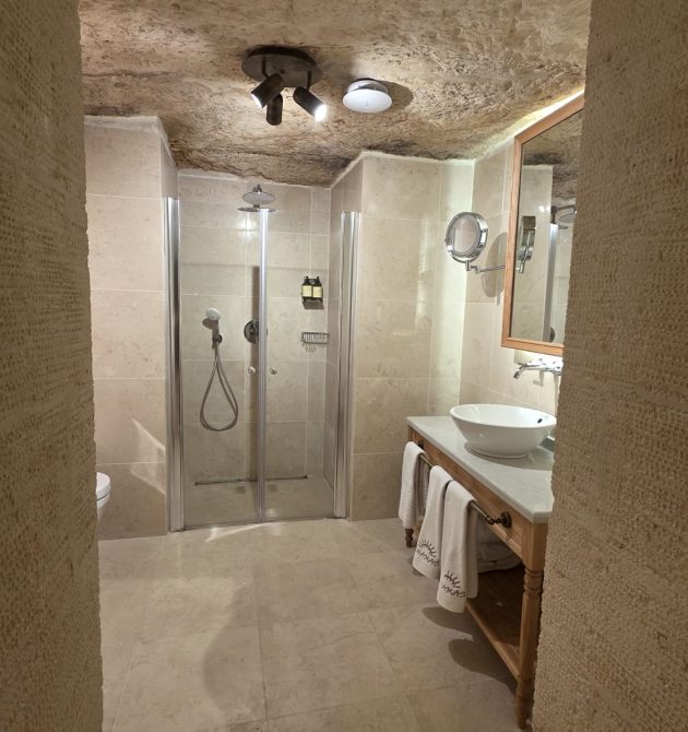 WhatsApp Image 2025-12-19 at 15.52.33 (1)